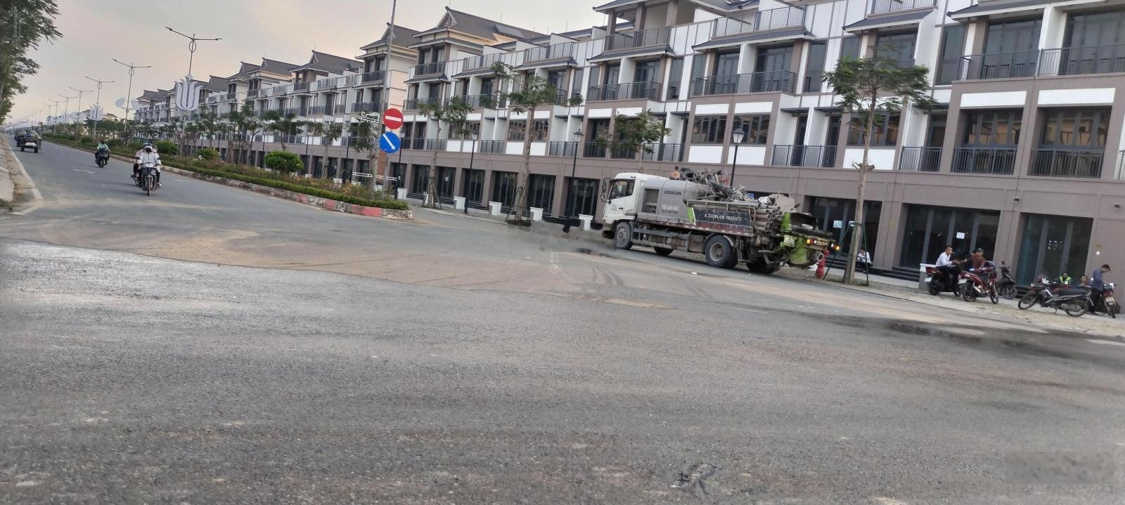 Bán nền đất giá rẻ gần cổng dự án Lago Centro mặt tiền Vành Đai 4 Bến Lức Long An