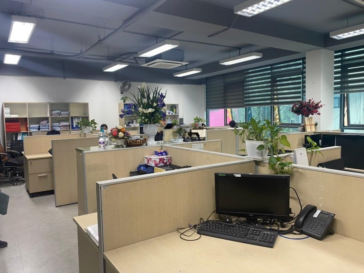 Cho thuê văn phòng 109m² Phố Thọ Tháp, Cầu Giấy