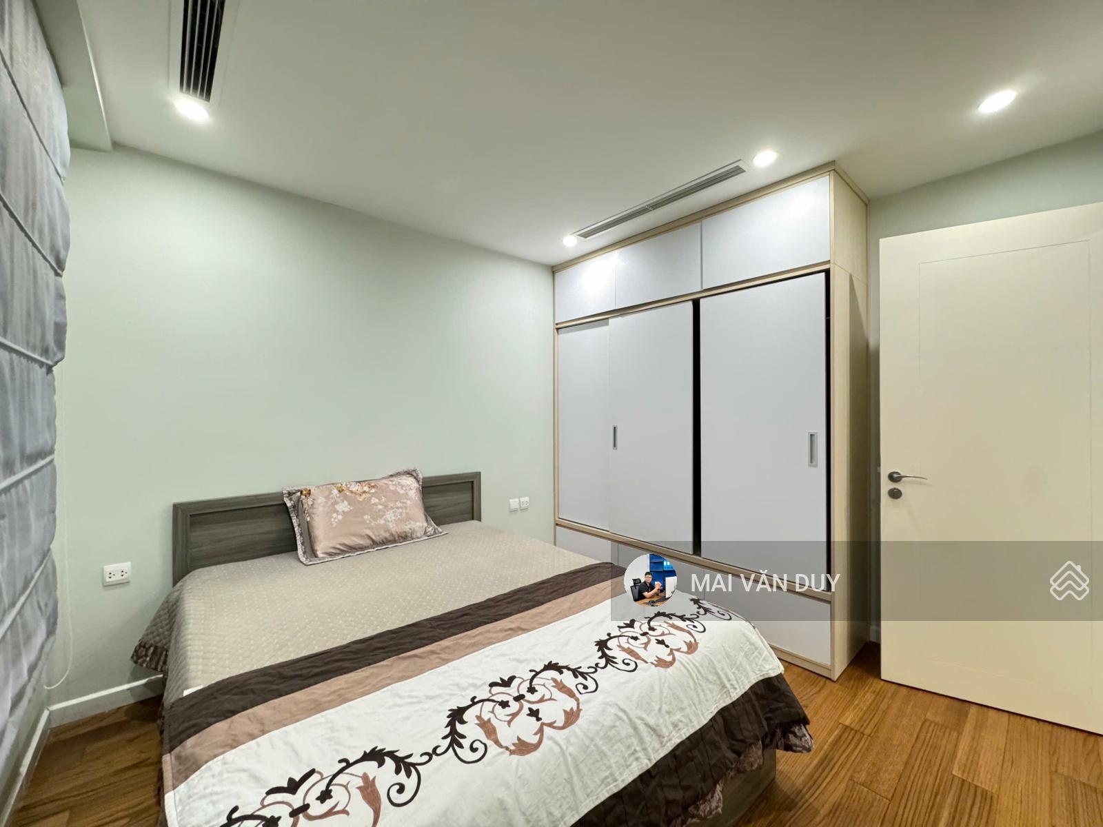 (Nhà thật,) Bán căn hộ 2 ngủ 2 vệ sinh đầy đủ nội thất. Căn rộng nhất dự án D'capitale. Giá 11 tỷ