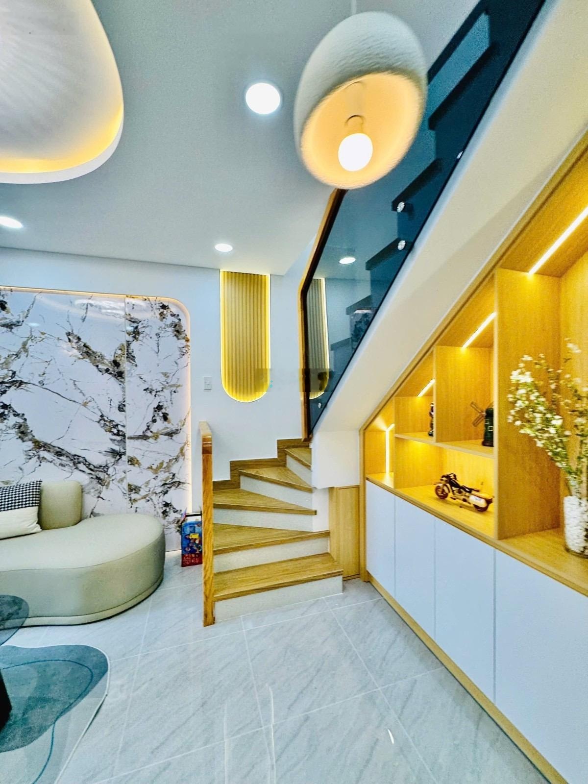 Bán nhà full nội thất, gần siêu thị emart phan văn trị, bình thạnh, 44m2, 6,45tỷ