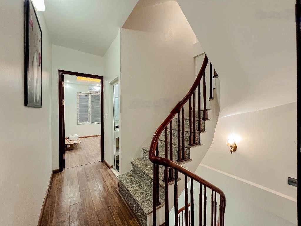 Văn quán - nhà đẹp ở ngay - 20m ra ô tô tránh đỗ - tặng full nội thất dt38/40 - 5 tầng