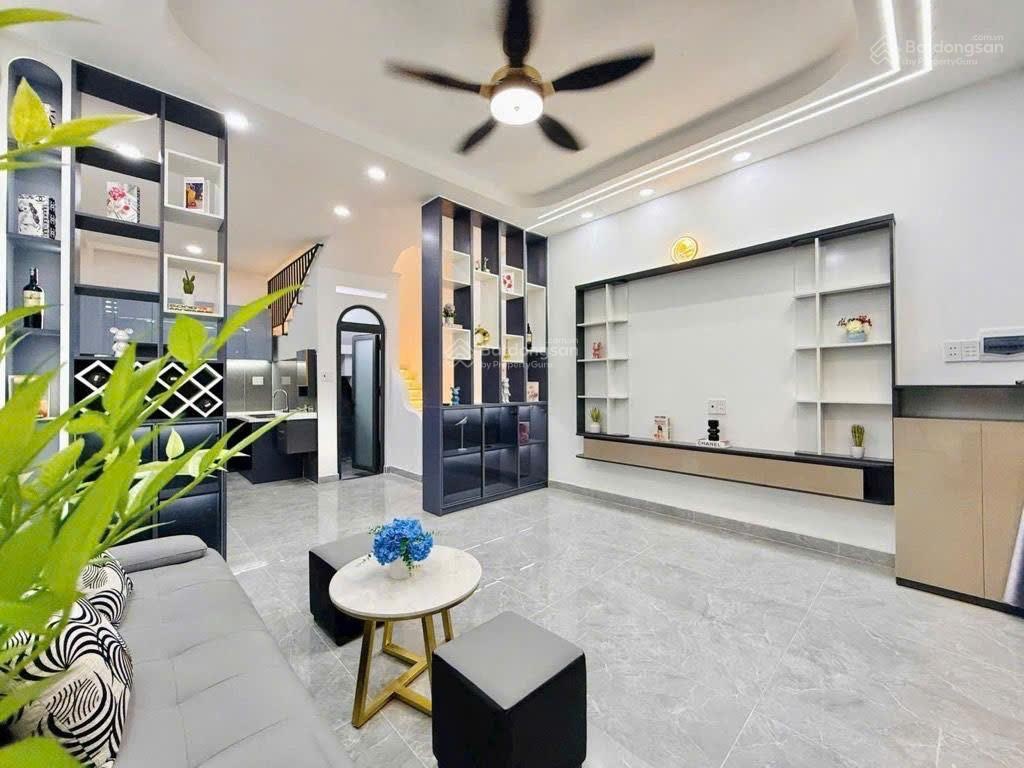 Nhà Phạm Văn Chiêu Gò Vấp 45m2, 3 Lầu, hẻm xe hơi đậu cửa, full nt, Sổ Hồng Riêng, Giá Tốt 5.85 Tỷ