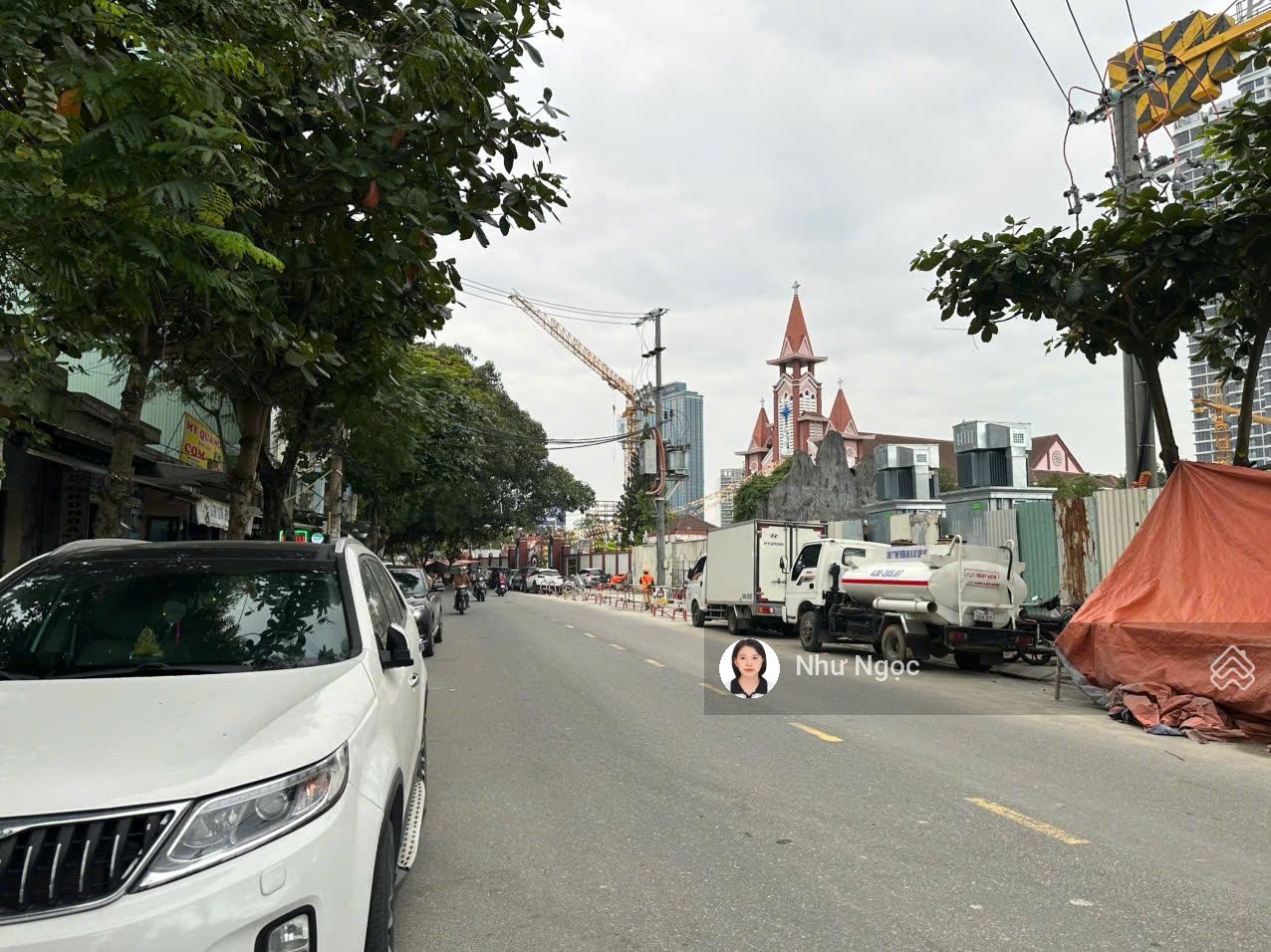 Cần bán nhanh nhà mới 3 tầng đẹp đường Nguyễn Công Trứ sát biển Mỹ Khê và cầu Rồng chỉ hơn 5 tỷ