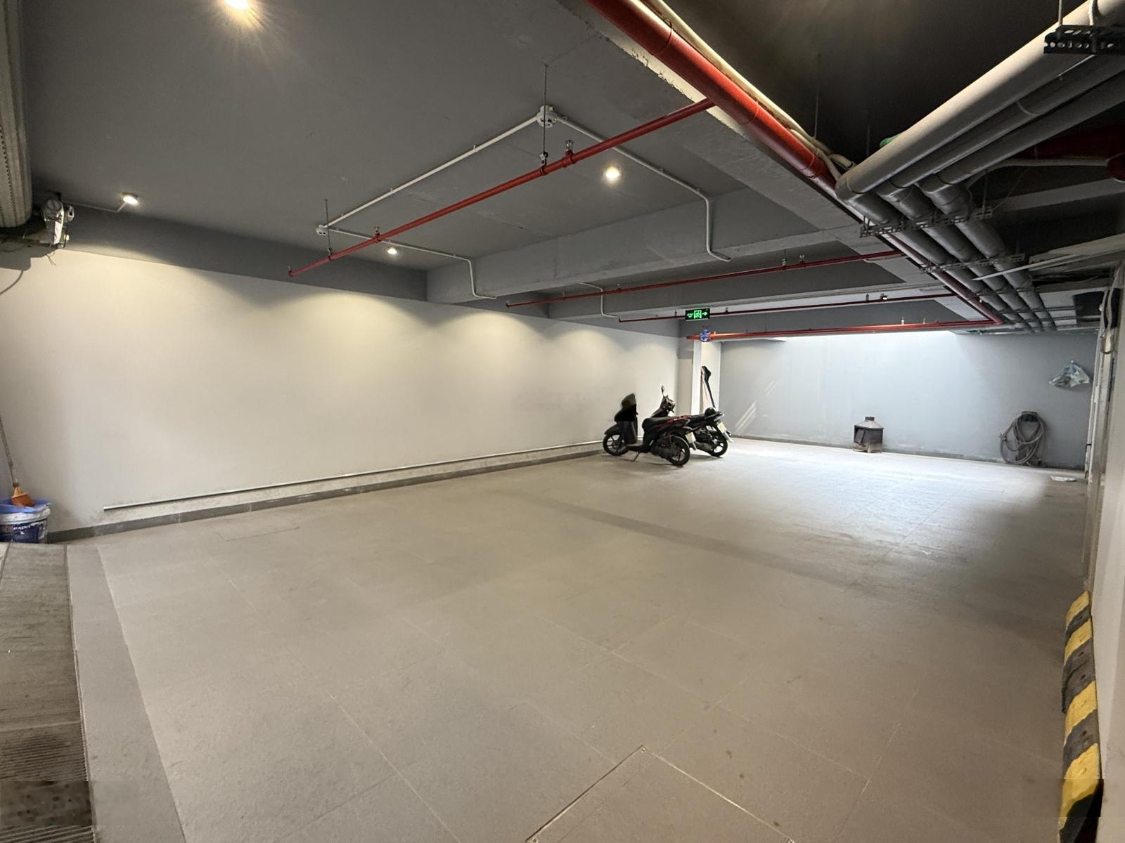 Cho thuê nhà mặt phố 65 triệu, 420m2 (tổng 3 sàn) tại Yên Phụ, Tây Hồ, Hà Nội