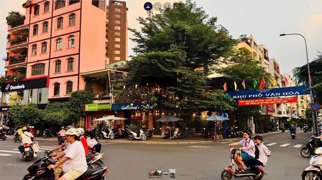 Bán căn góc đường Khánh Hội Q4. DT: 14x18m, giá: 114 tỷ