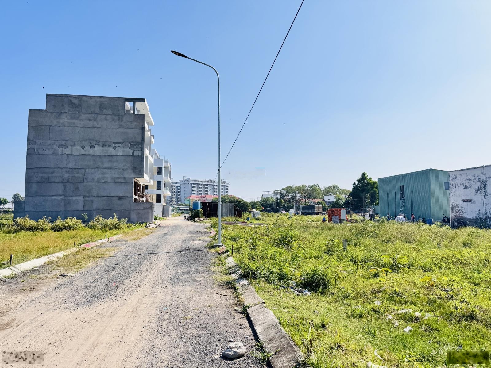 Đất sổ hồng riêng khu dân cư Bình Chiểu, Ngô Chí Quốc Lô góc 2 MT giá tốt.