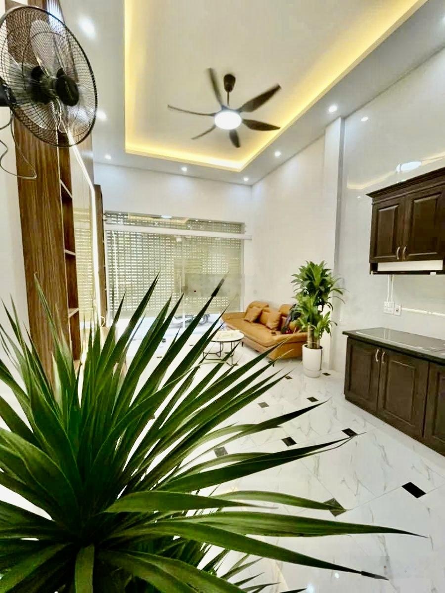 Siêu hời! Nhà mới Trường Chinh, gần đại học Y, đối diện bảo tàng Không Quân, cách 1 nhà ra phố