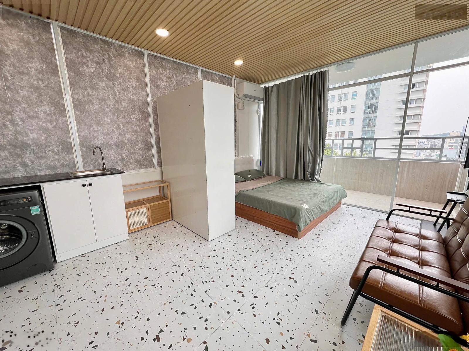 Cho Thuê Căn Hộ Quận 1 Có Ban Công Siêu Thoáng Nhiều Ánh Sáng