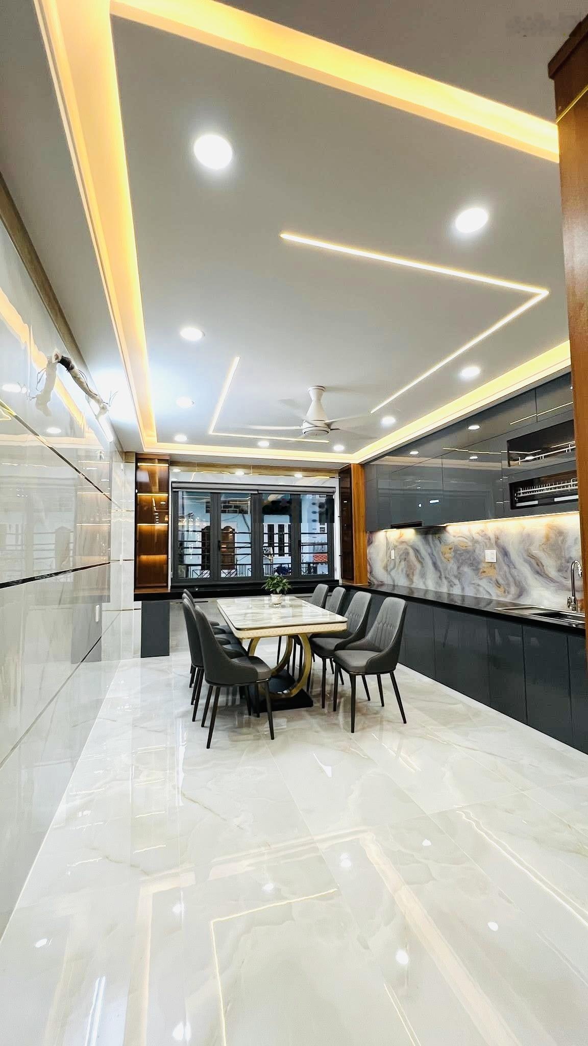 Tân Kỳ Tân Quý (B. Tân) 5 tầng - diện tích 4x19m - giá chỉ 9, x Tỷ - 4 phòng ngủ + VS khép kín