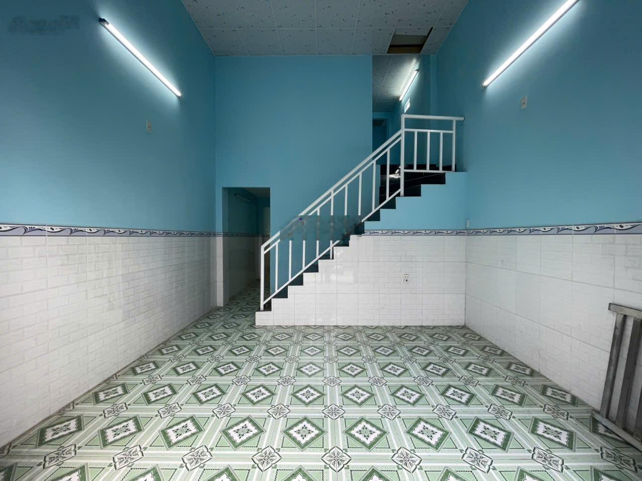 2 tỷ bớt lộc nhà SHR gác lửng 3PN Phường Dĩ An (TP HCM), đường bê tông, ngang 4m nở hậu 4.2m