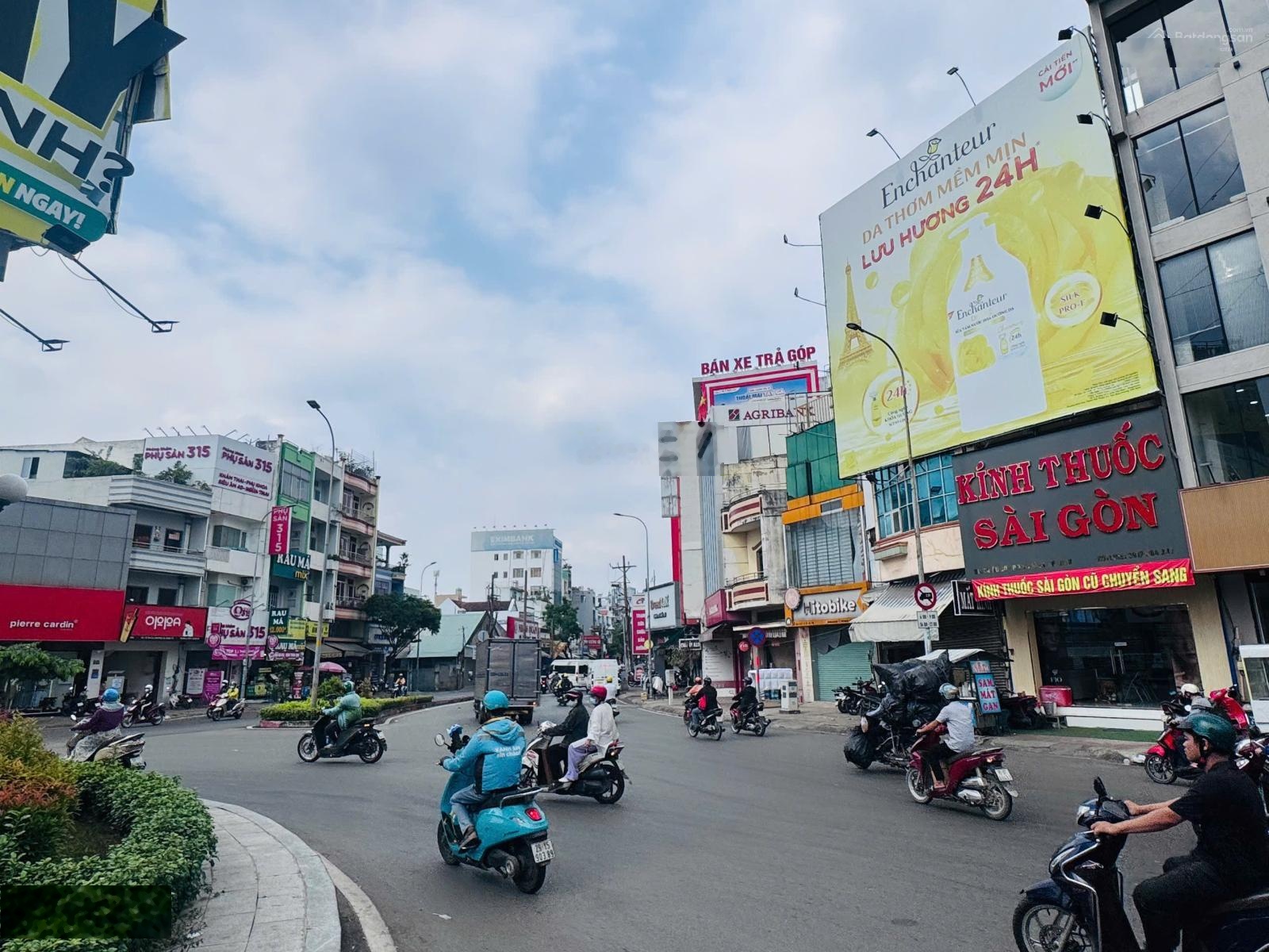 Cho thuê nhà vòng xoay 22 Âu Cơ, Phường Tân Sơn, Hồ Chí Minh (ngày vòng xoay)