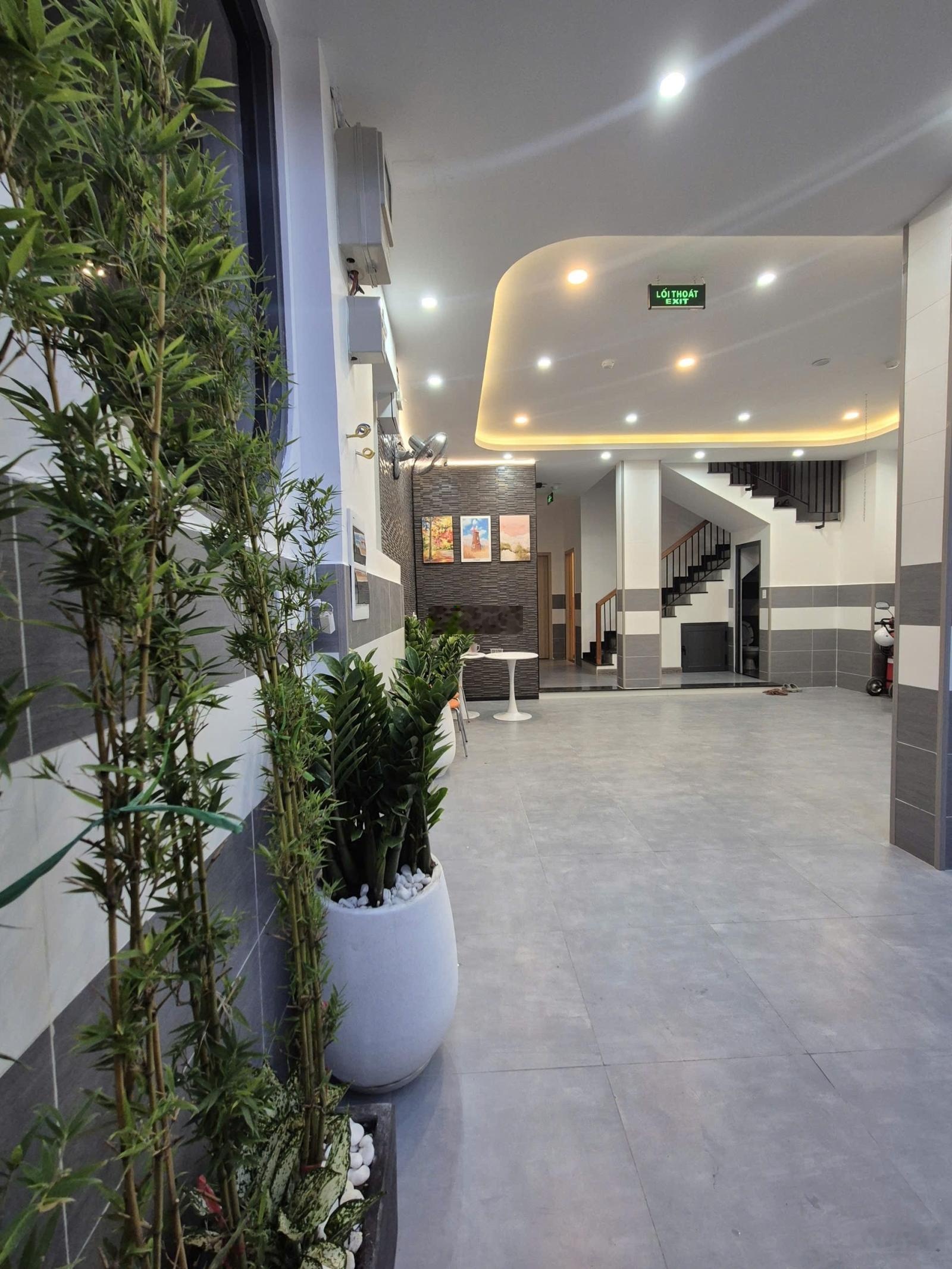 Bán tòa nhà 14 CHDV góc 3 mặt tiền quận 10 mới 100% - có thang máy-ngay khu cao cấp Hà Đô Centrosa