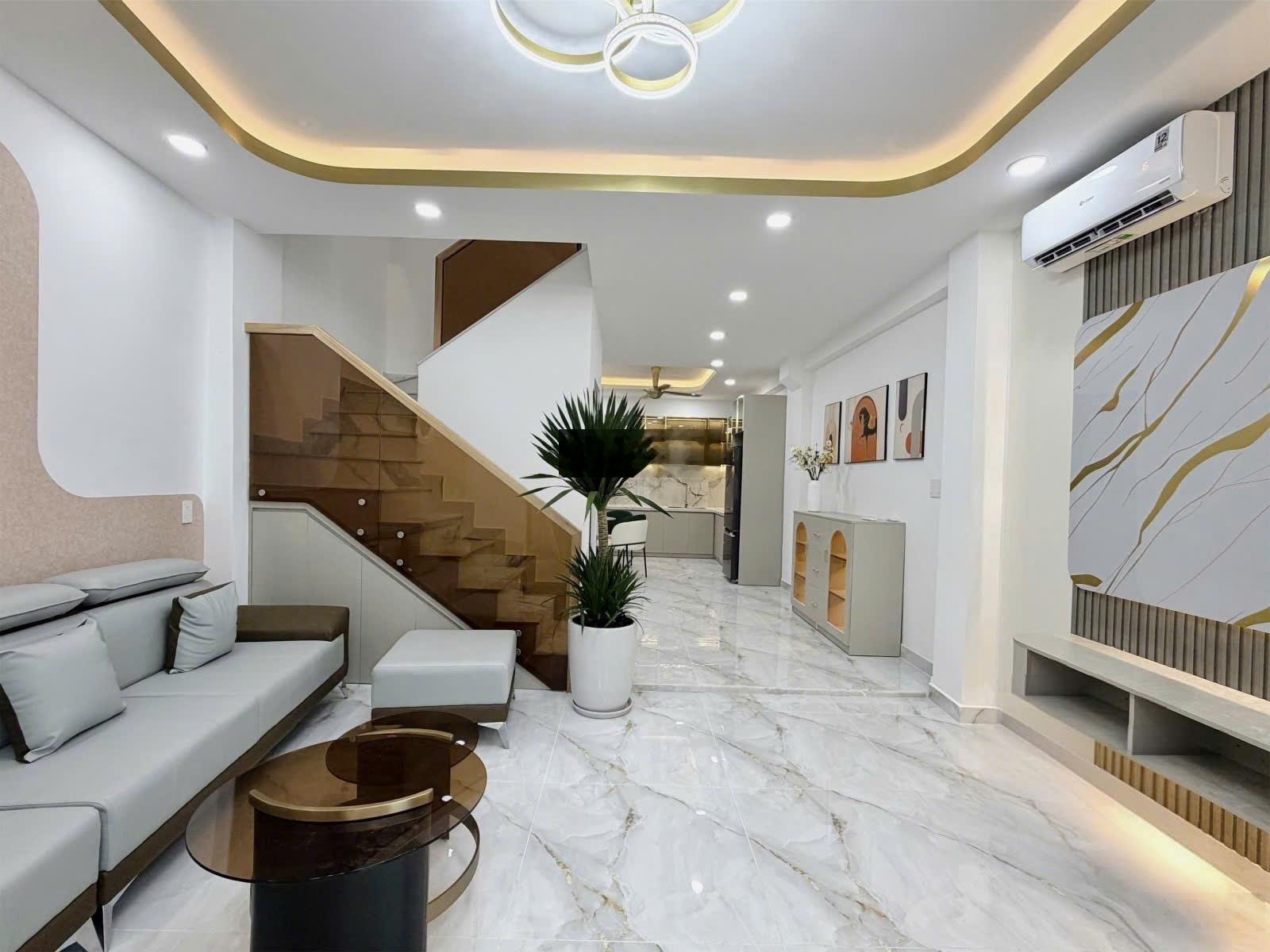 Bán nhà Bình Thạnh Phan Văn Trị, 3 tầng, 47m², giá 6.65 tỷ