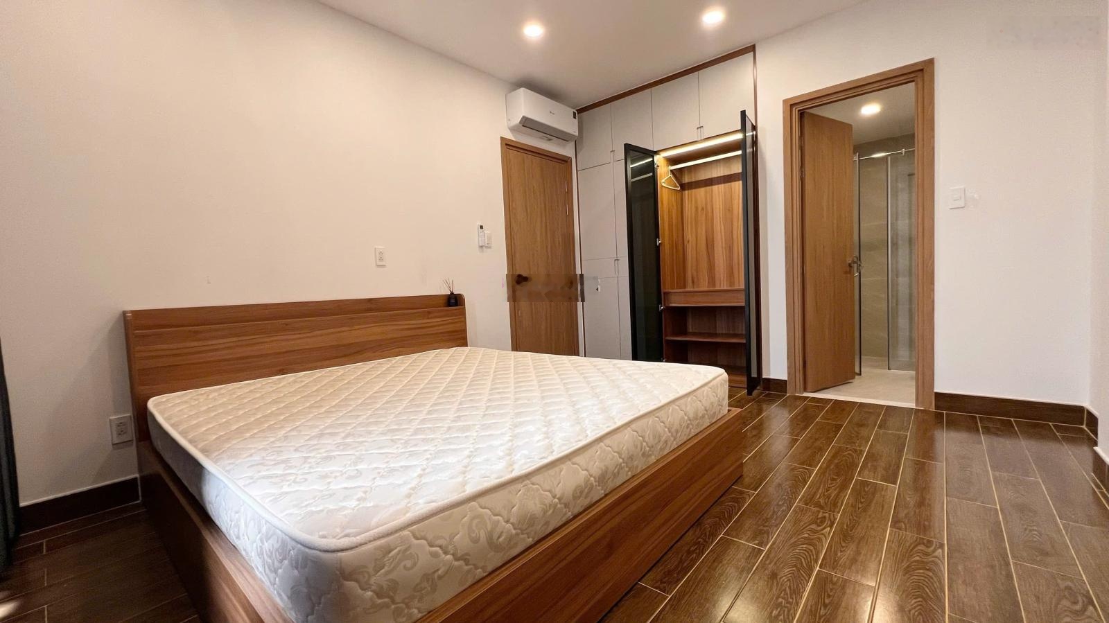 Cho thuê nhanh 3PN Lavida Plus 96m2, thiết kế tối giản, phong cách Bắc Âu, phòng khách rất rộng