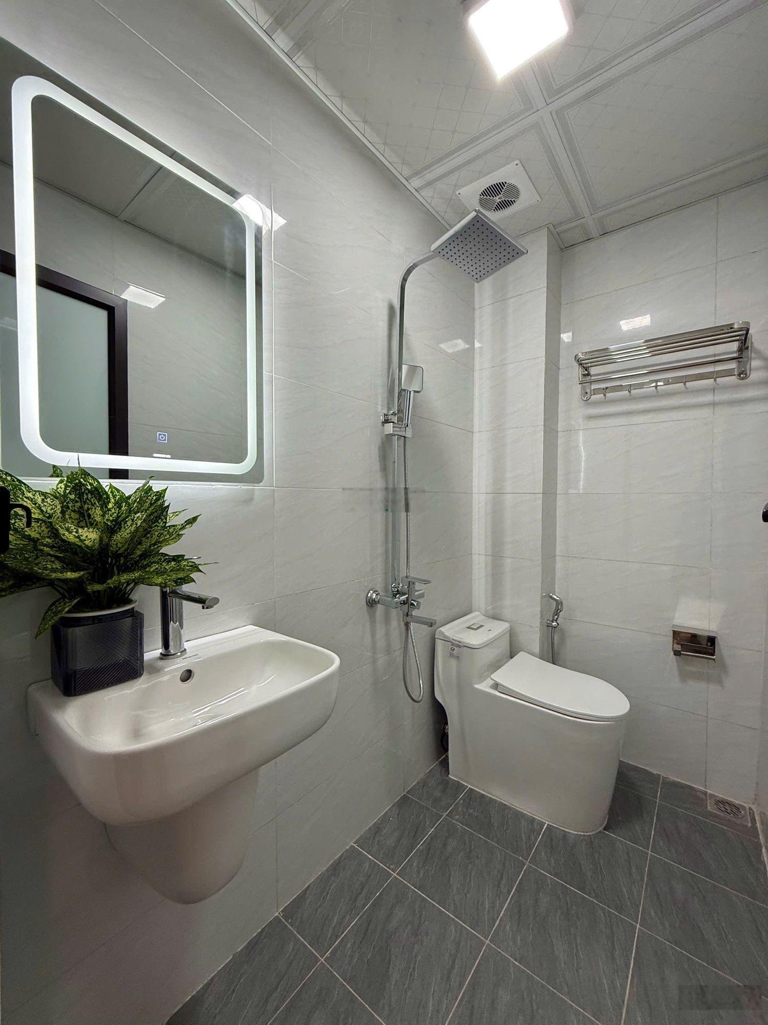 Nhà đẹp đón tết - trung tâm đông đa - dt 36m2 - tặng nội thất cao cấp - 4 ngủ đầy đủ công năng.