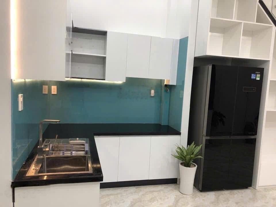 Bán nhà đường Kha Vạn Cân, P.Linh Trung. HXH 5m, nhà 1 trệt 2 lầu có 4PN 3WC,1PK, sân thượng