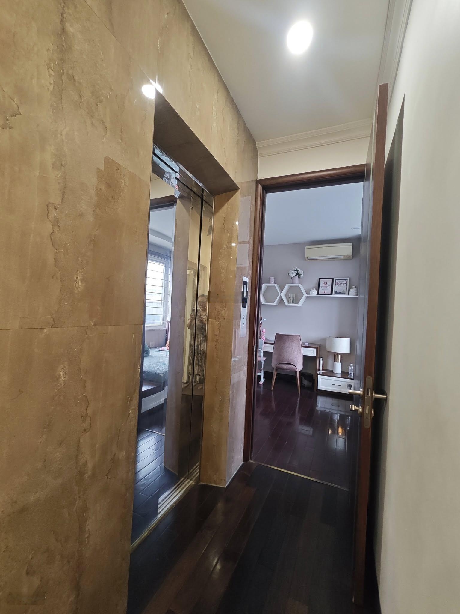 Biệt thự liền kề mặt phố Thọ Tháp 7 tầng thông sàn có hầm có thang máy mật độ XD 80% 210m2 145 tỷ