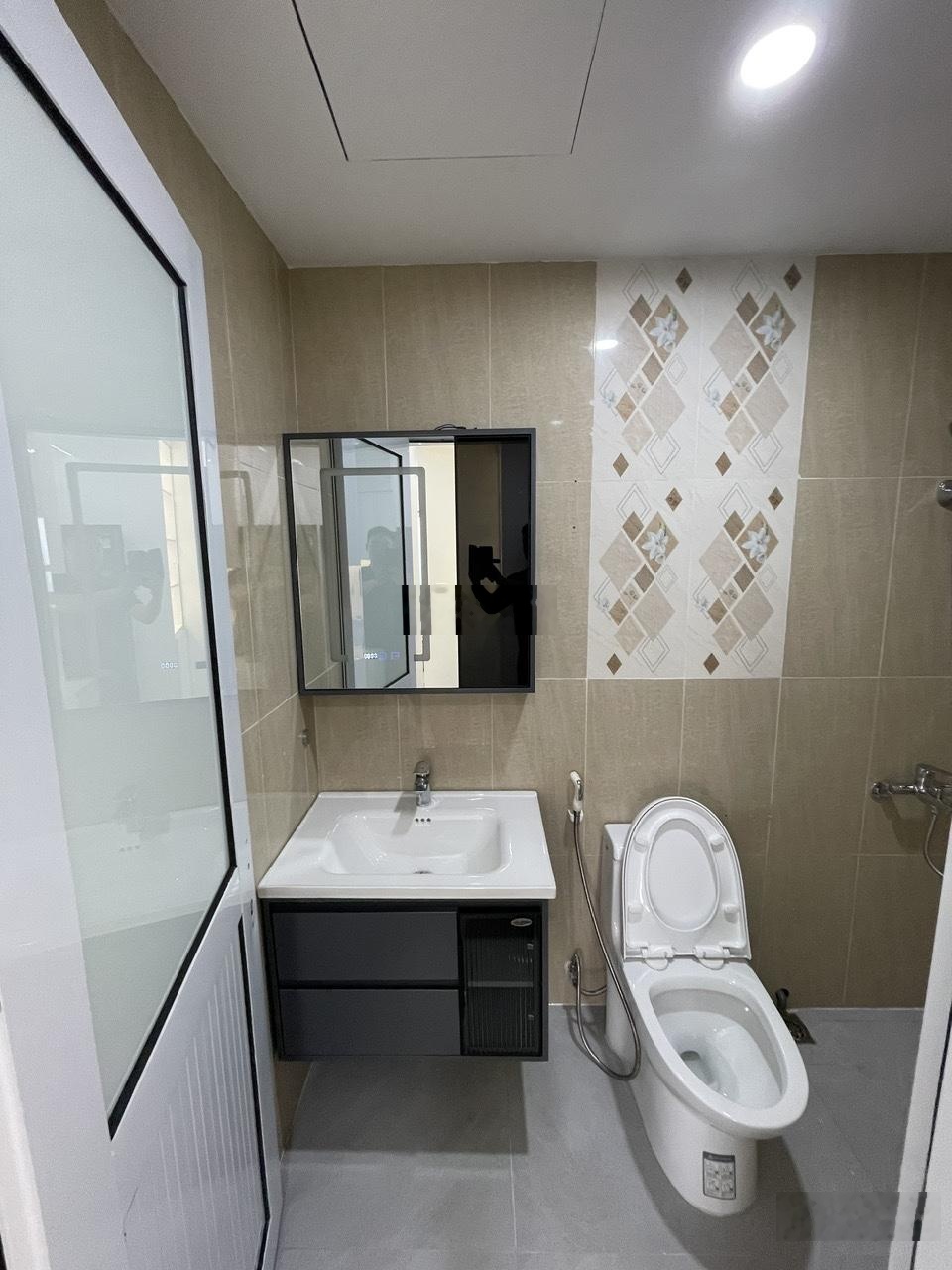 Bán căn 2 ngủ 66,8m2 ban công Đông Nam siêu mát, đẹp CC Green Stars - 234 Phạm Văn Đồng 0986499293