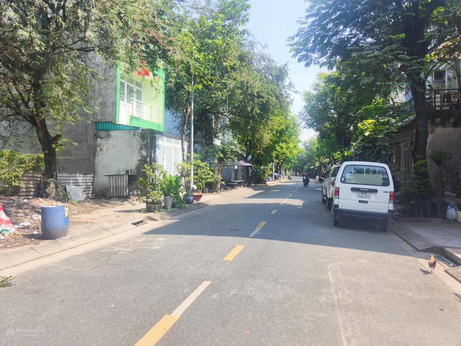 Đất nền CL 5x20 sổ đỏ cầm tay đường 12m dân cư đông đúc 73tr/m tại Q.2