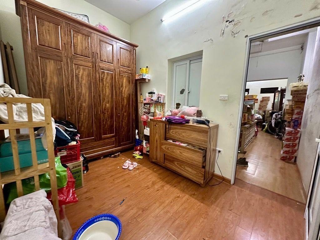 Nhà mặt phố - Yên Lạc - Quận Hai Bà Trưng - kinh doanh - 85 m2 - 4 tầng - sổ đỏ vuông