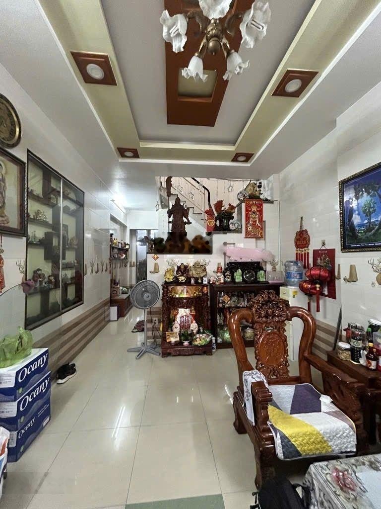 Nhà 3 tầng - mã lò (4x24m) 6pn - hẻm xh 6m thông lê đình cẩn - chỉ: 7.6 tỷ - shr hcđ