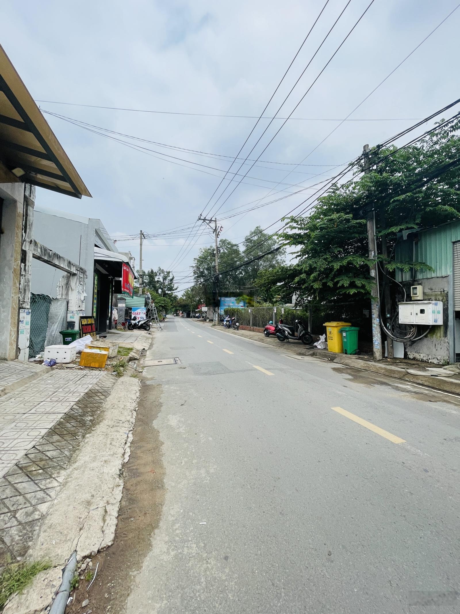 Bán gấp lô đất góc 2 Mặt Tiền Võ Văn Hát, Long Trường, Quận 9 cũ