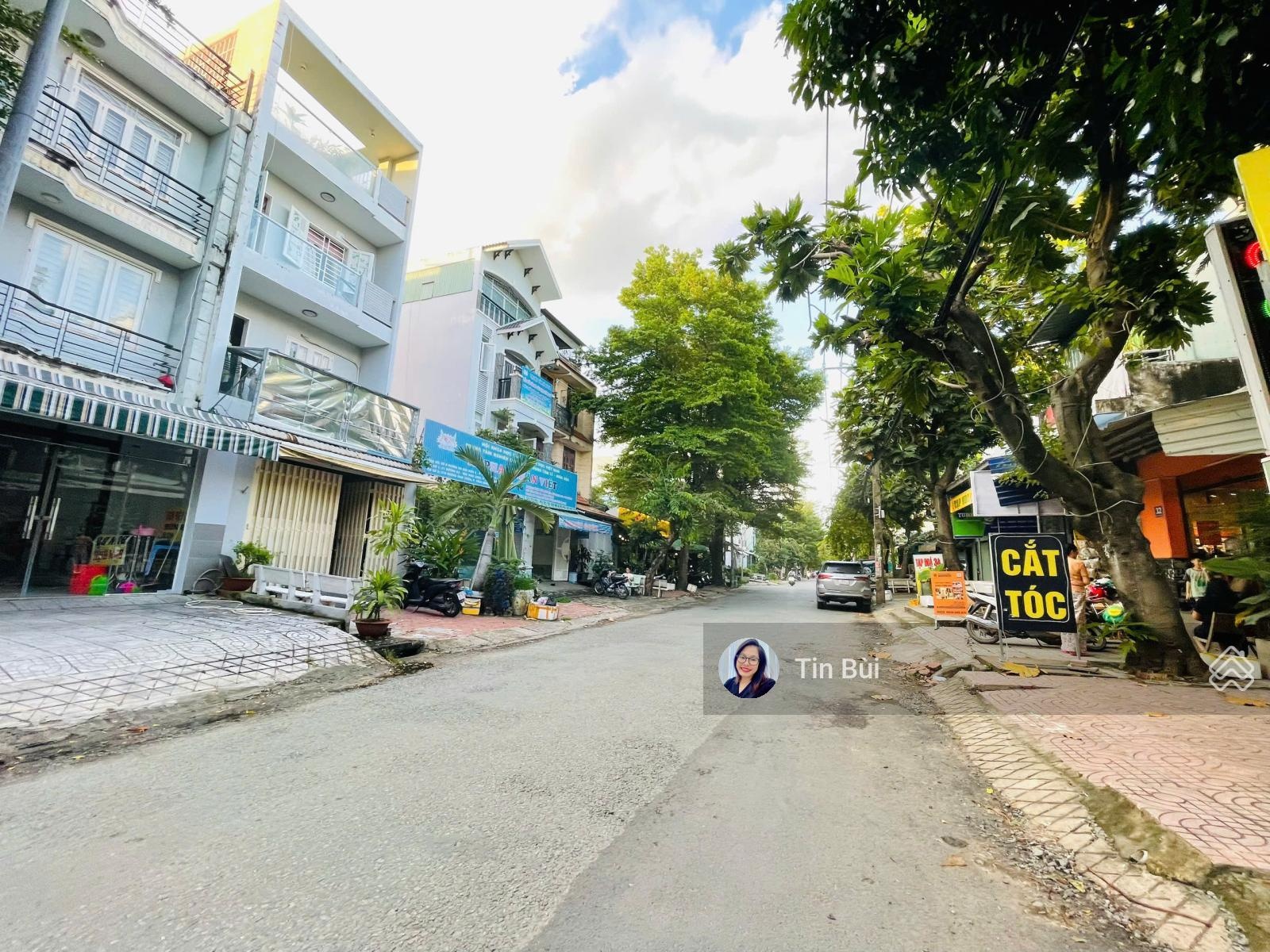 Nhà 4 tầng, MTKD đoạn sung đường D3, trục chính DA ngay Liên Phường - Global, sẵn dòng tiền