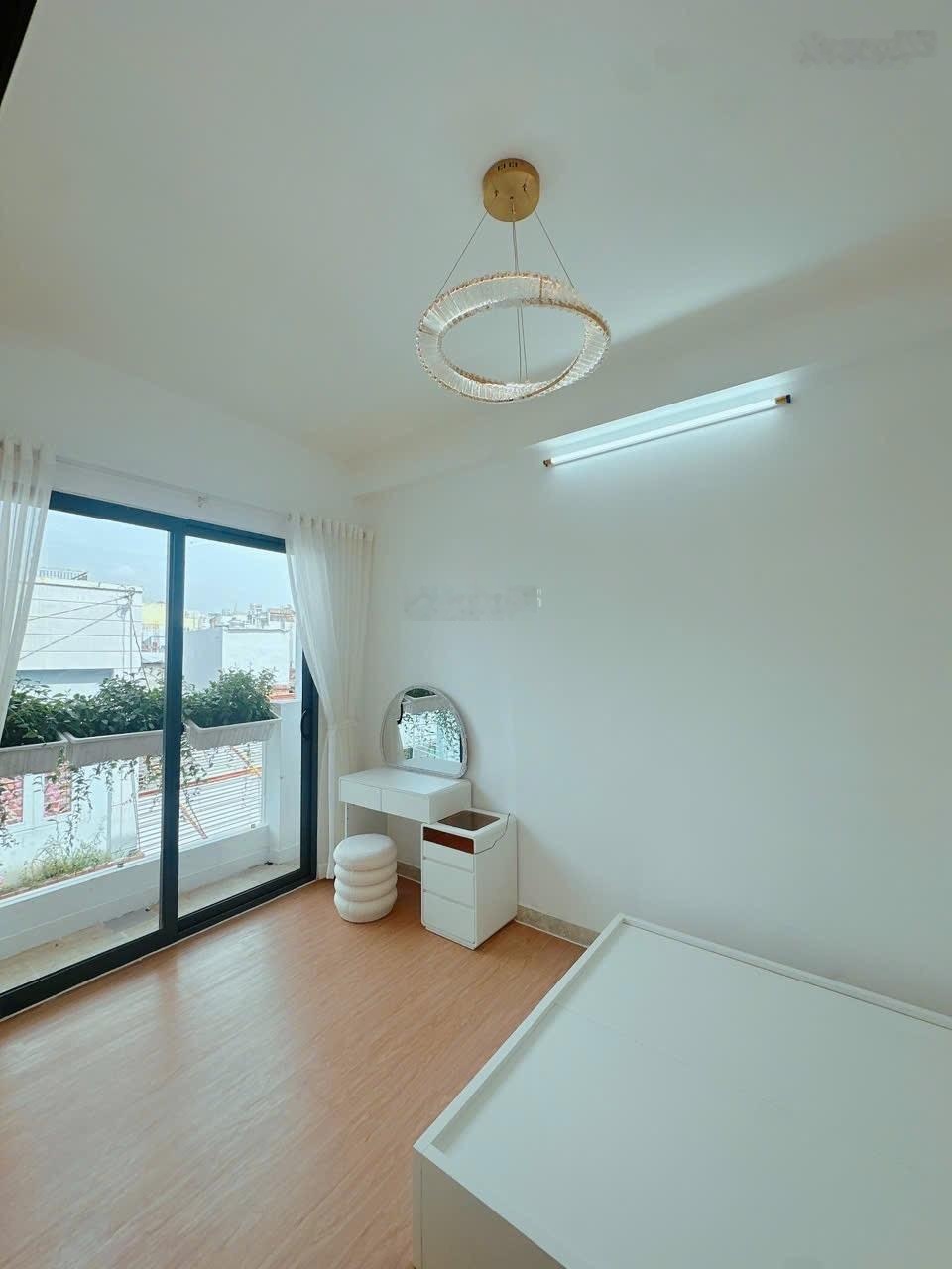 Nhà đẹp trung tâm phú nhuận 4 tầng, full nội thất chỉ 6 tỷ