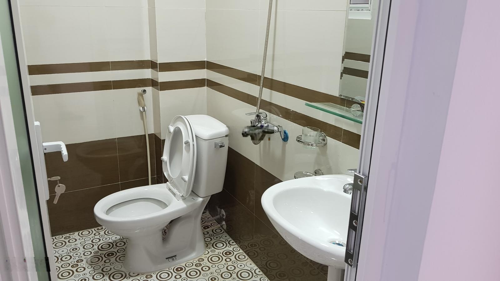 Bán căn góc ngay ngã tư Văn Phú - ngay khu Nam La Khê Quang Trung dân xây 43.6m² 4 tầng oto sát nhà