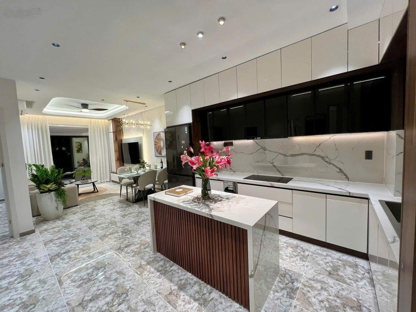 Chính chủ gửi em Lộc bán căn hộ chung cư Green River Quận 8, DT 76m2, 2PN/2WC full NT, SHR!