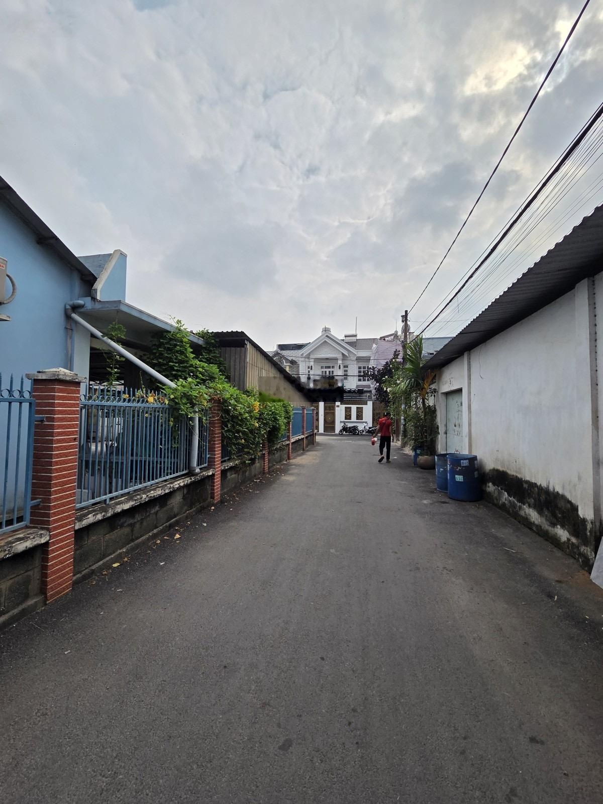 Bán nhà 89m2, ngang rộng 6,5m, đường nhựa oto vào nhà, gần chợ, trường học, kinh doanh được