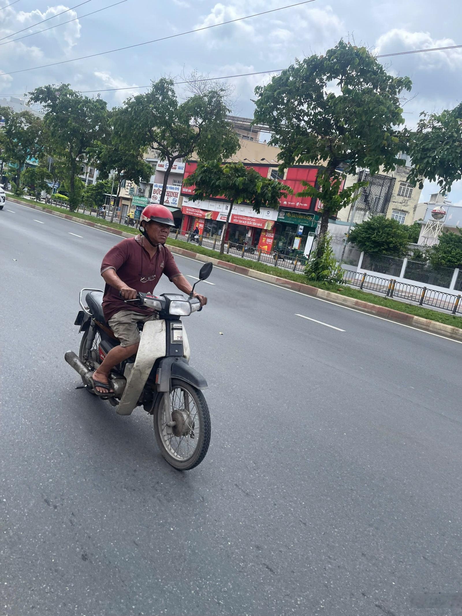 Nhà mặt tiền đường Huỳnh Tấn Phát, Q7, DT (35x42m) HĐT 281tr còn 4 năm giá 61 tỷ