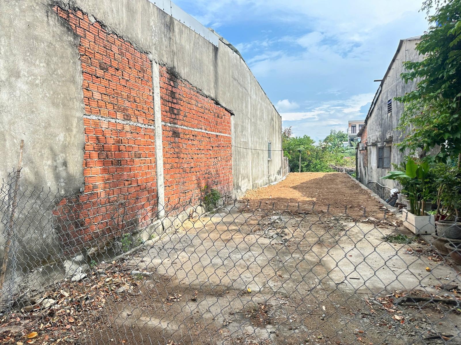 Cho thuê đất 150m2 mặt tiền Mai Đăng Chơn, trục chính 15m sầm uất