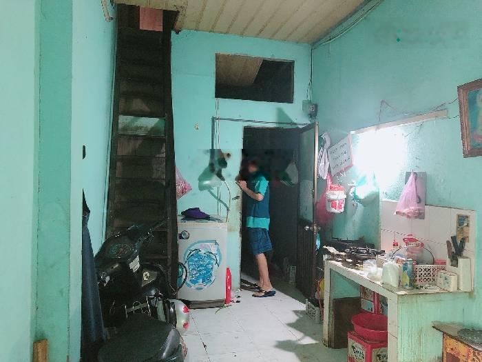 Nhà hẻm kiên cố 2 tầng. Đ.CMT8, Q. 10, 54m2, 2,7x20m. Nhỉnh 7 tỷ. Vài bước là C. Hòa Hưng