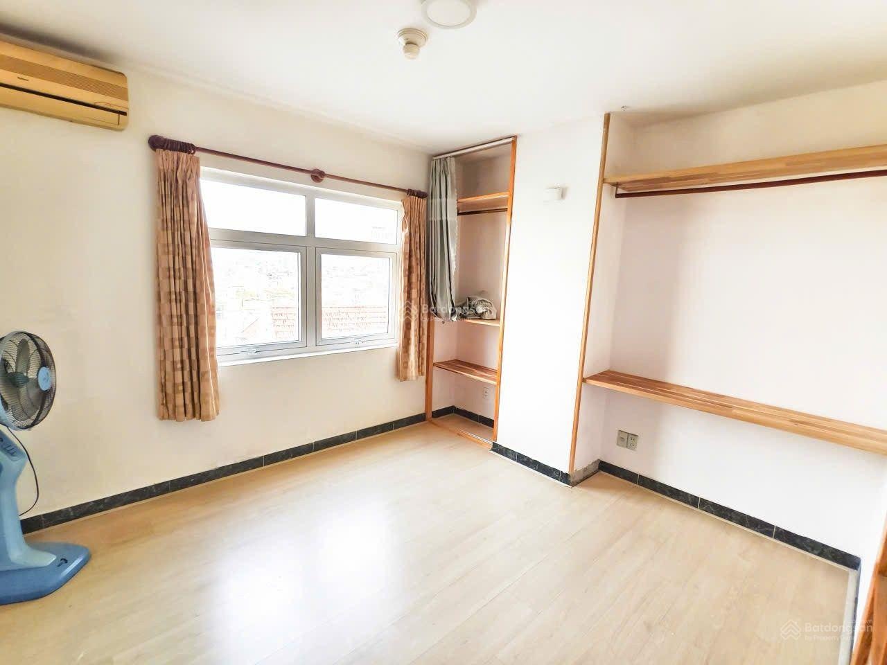 Hiếm cc 100m2 bình thạnh , đường ẩm thực nguyễn gia trí ,d5,d3 đối diện đh ngoại thương ,hutech .