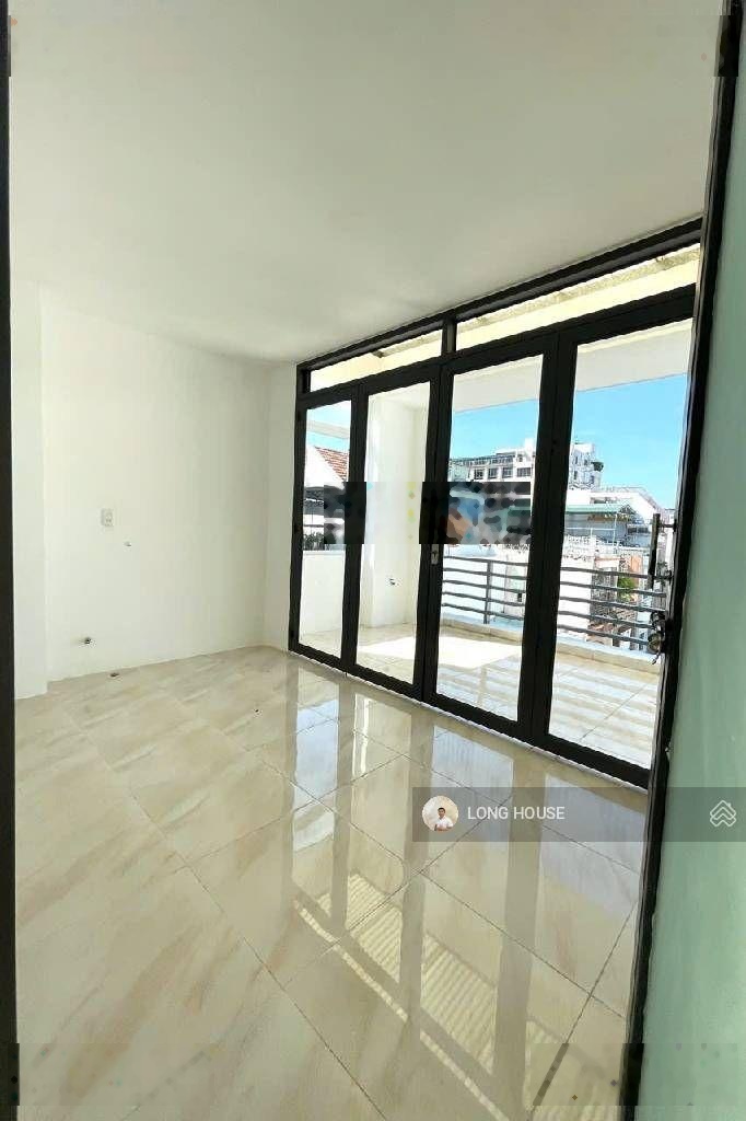 Nhà 4 tầng, 4.5mx 17m (sổ vuông), hẻm oto lớn phan đăng lưu ngay đinh tiên hoàng- giáp q.1