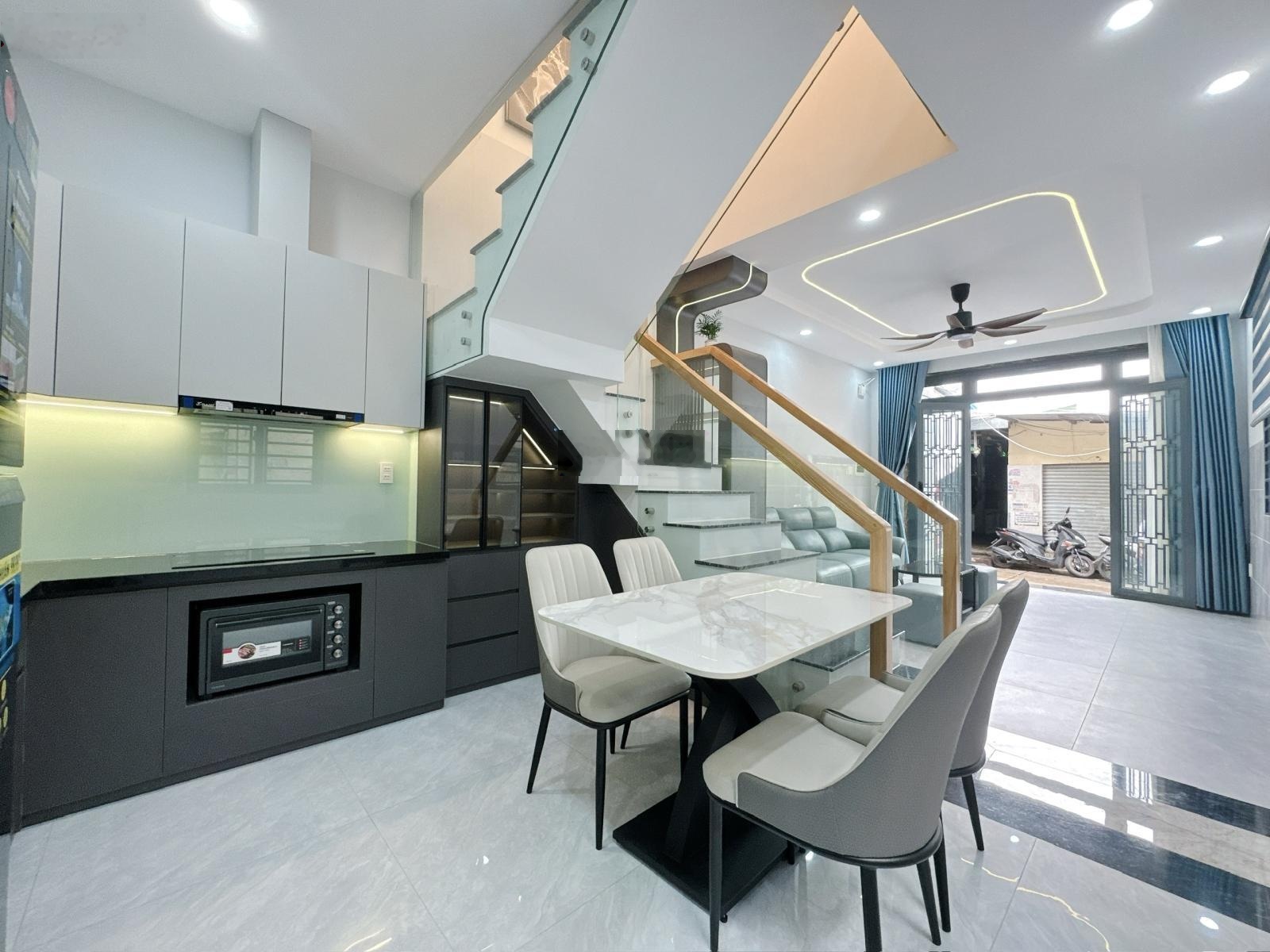 Mặt tiền kinh doanh chợ Tân Quy, 2 tầng, 58m2, 3PN full NT, có PN trệt, giá 6.2 tỷ