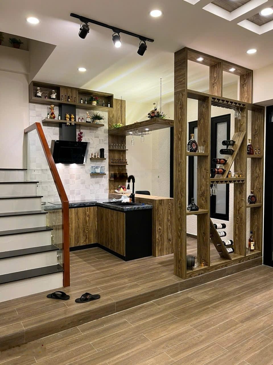 Siêu phẩm hẻm xe tải ngủ nhà - trung tâm q 10 , 5 tầng mới xây, ngang 6m , nội thất nhỉnh 8 tỷ