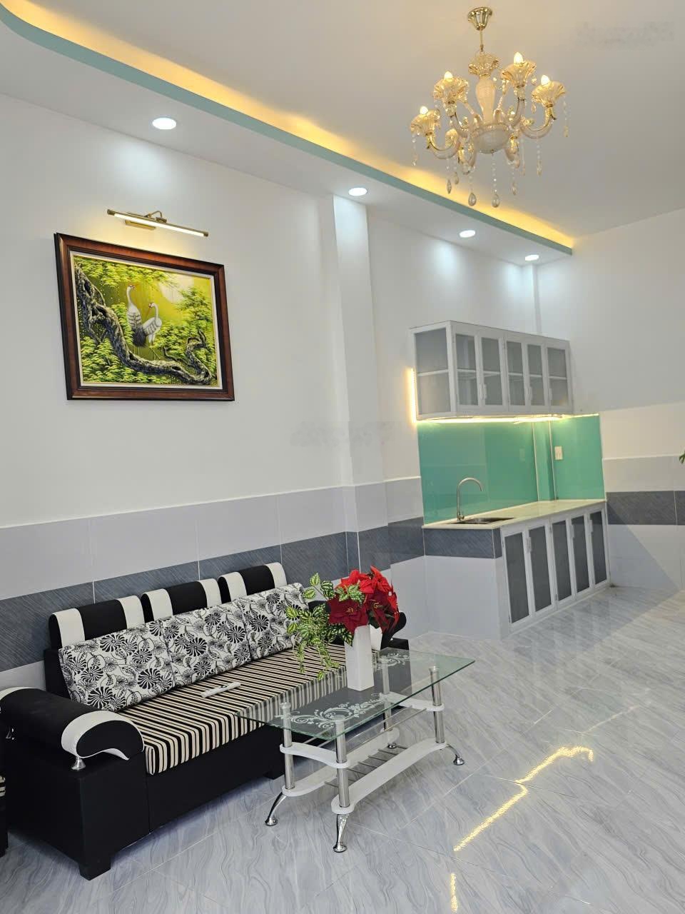 Bán nhà mới sát hẻm xe hơi Âu Dương Lân P3-Q8