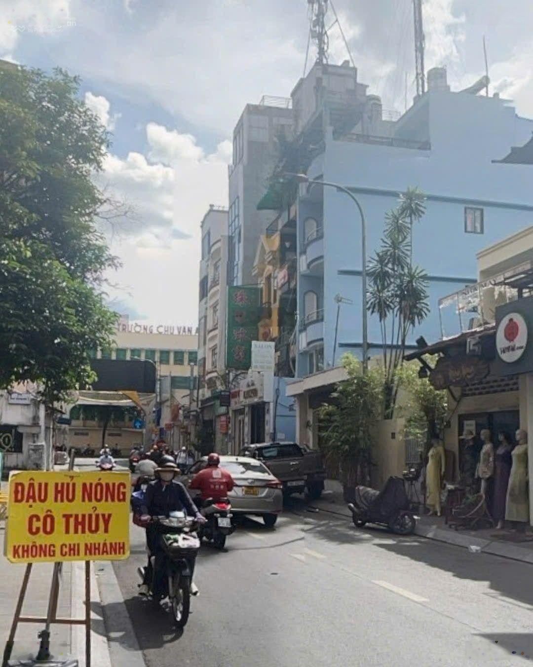 Bán nhà riêng tại Hẻm 205 Bùi Viện, 20,5 tỷ, 43m2, 4PN, 2WC cực chất, Q1, TP HCM