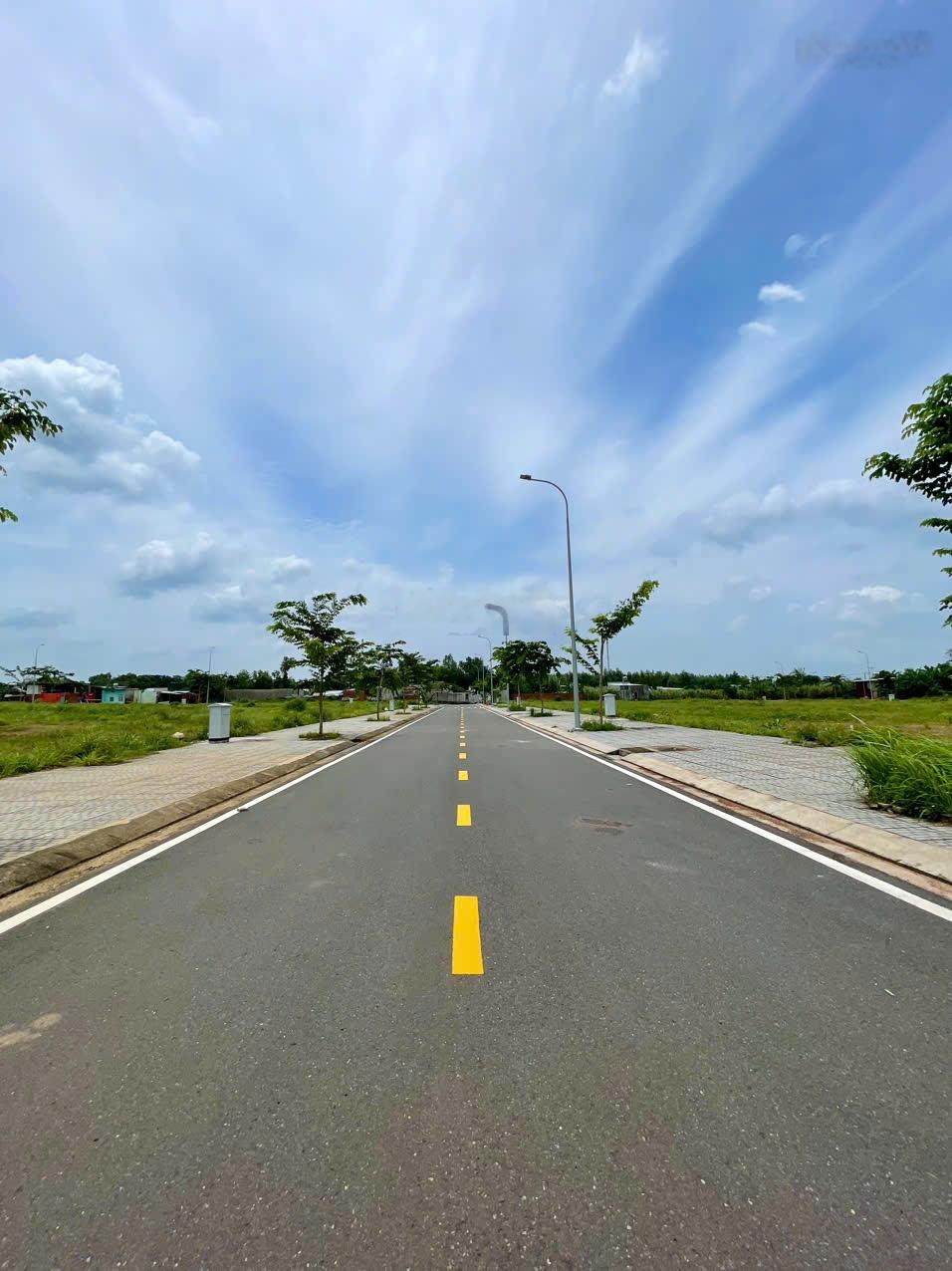 Cần bán nhanh 2 lô tái định cư Gia Ray Xuân Lộc sổ hồng riêng