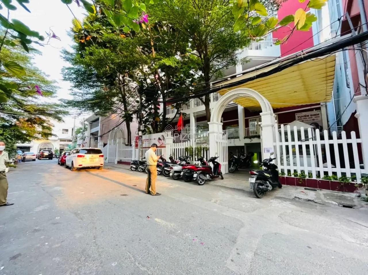 Hộ khẩu Q1, nhà cũ 2 tầng, hẻm xe hơi, gần mặt tiền Trần Nhật Duật,ngang khủng 6,5m CN:64m2-12.2 Tỷ