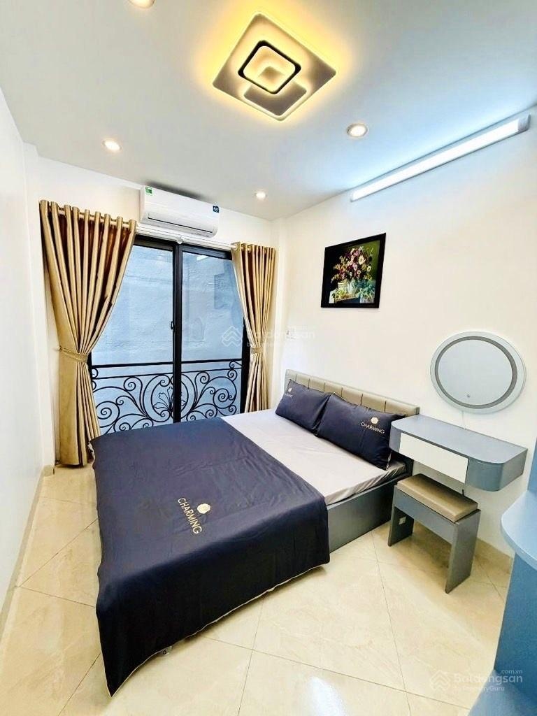 Bán nhà 4 tầng phố bạch mai. căn góc, 50m ra mặt phố. nhà đẹp 3 ngủ, đủ công năng