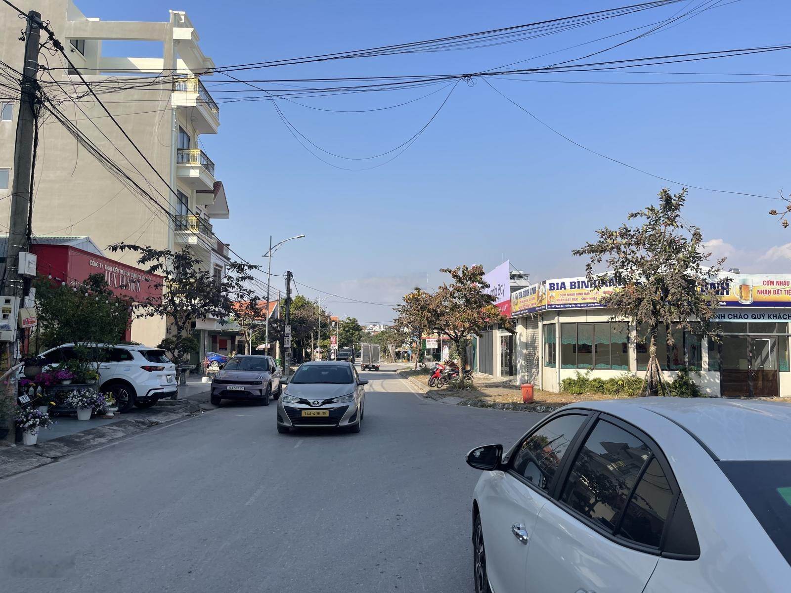 Chính chủ chuyển định cư, bán nhà 4,5Tầng 60m tại KĐT Nam Ga, Hà Khẩu, Hạ Long. Gần Bến Xe Bãi Cháy