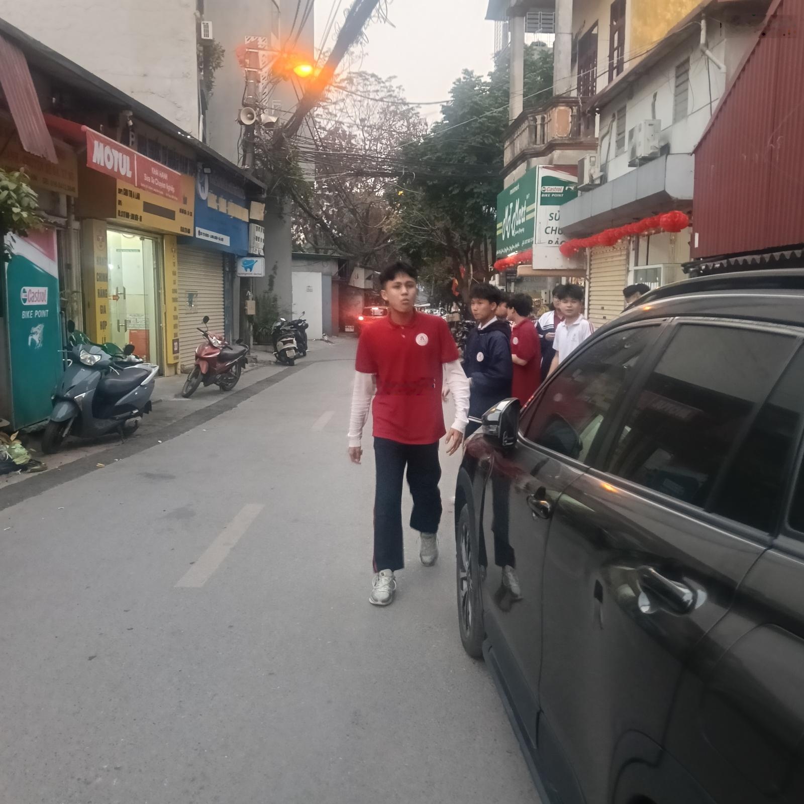 Nhà mặt phố Tư Đình,Long Biên,lô góc,ô tô tránh,kinh doanh,ngay trường học,thông số đẹp xây ở sướng