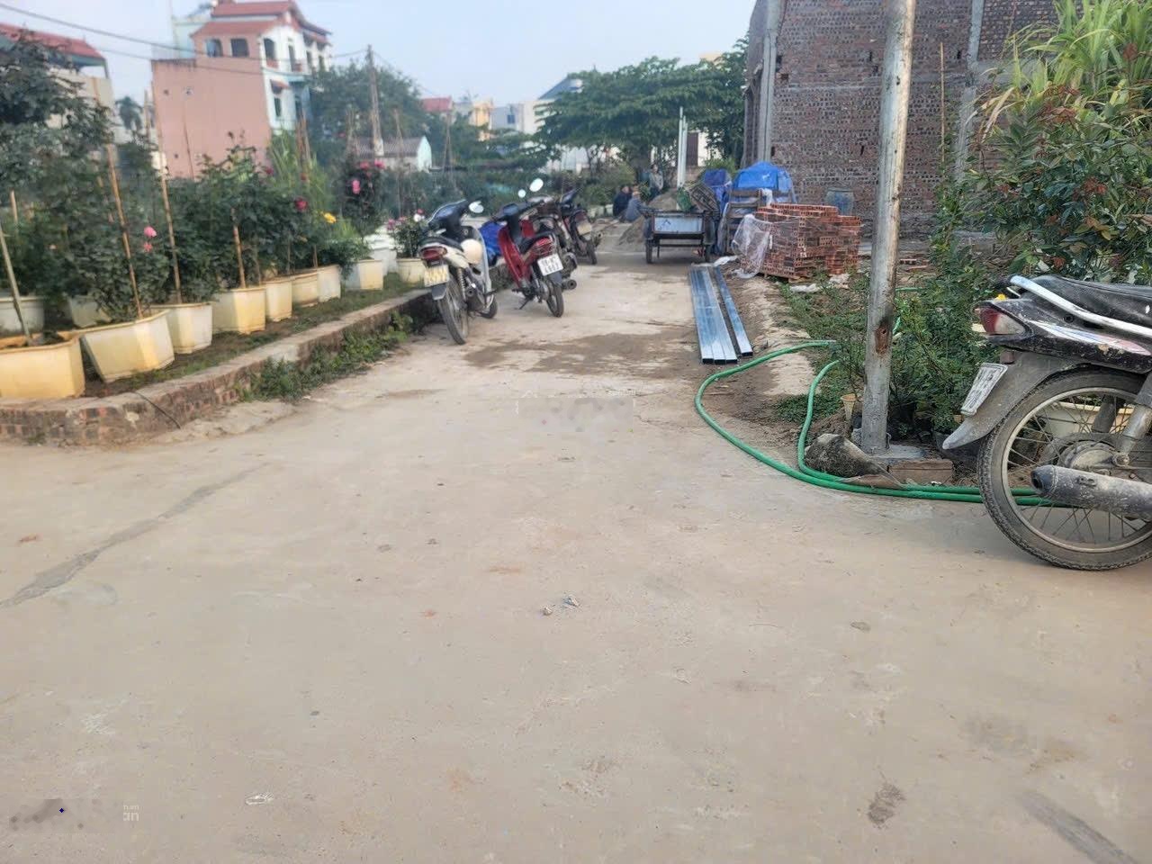 40m tổ 9 ấp tre quang minh mê linh hà nội