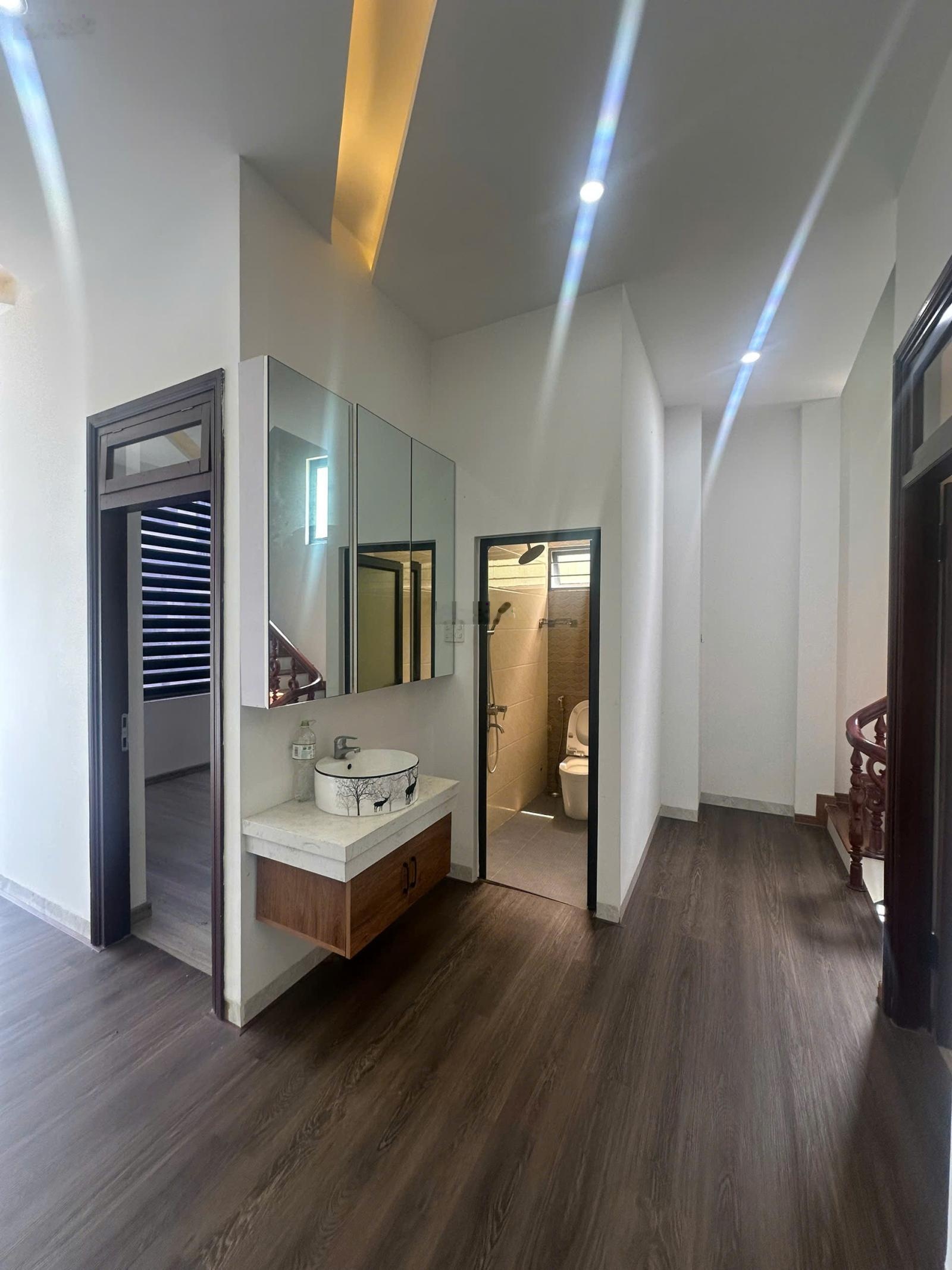 Bán nhà 3 tầng MT đường TRẦN THÁI TÔNG- Thanh Khê (gần chợ Tân An) .Giá 5ty8 LH 942992361