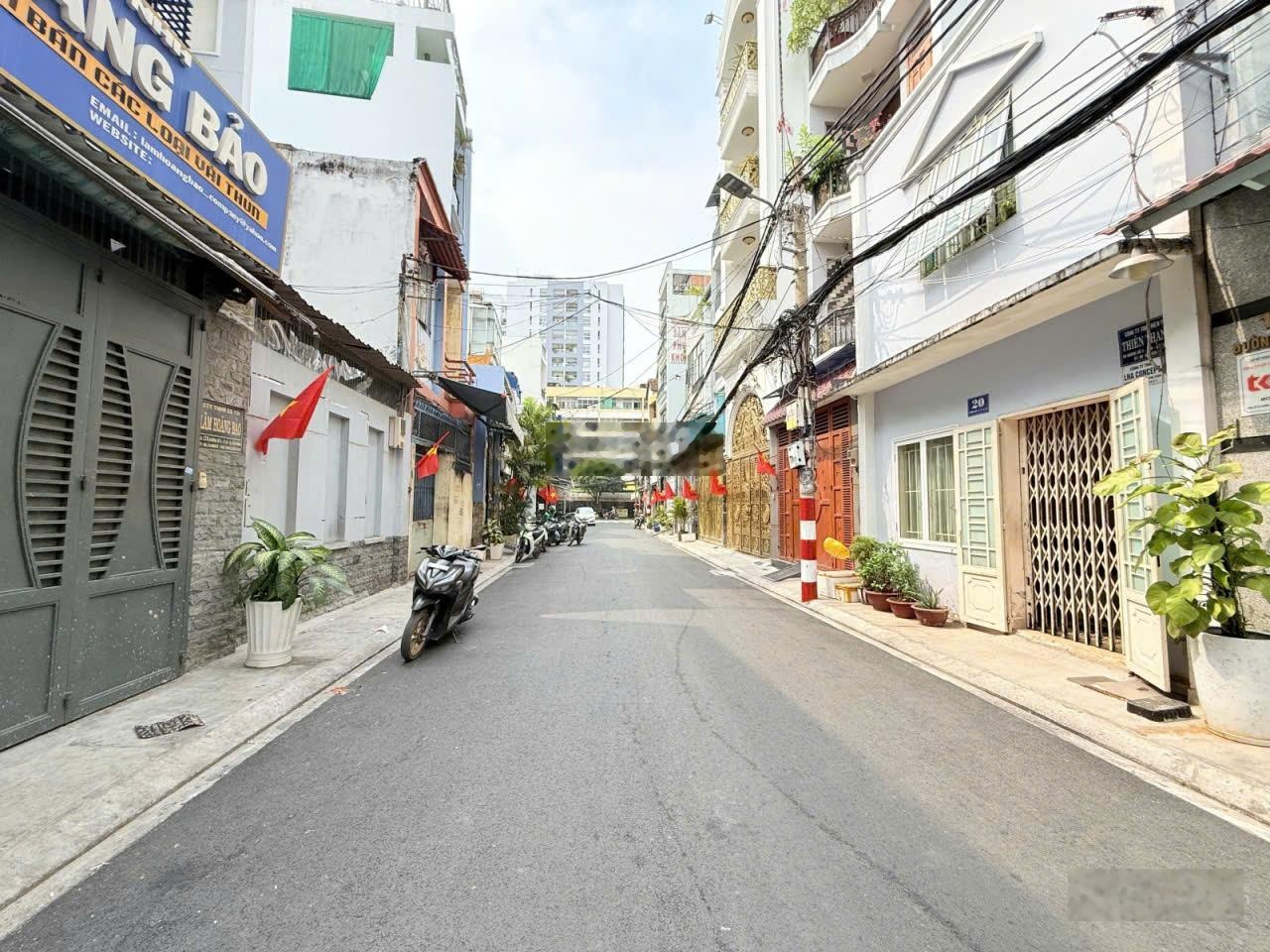 Chính chủ cần bán gấp nhà riêng giá rẻ 4 tầng 55m2 4PN, 3WC Tân Bình Hồ Chí Minh chỉ với 12 tỷ 500