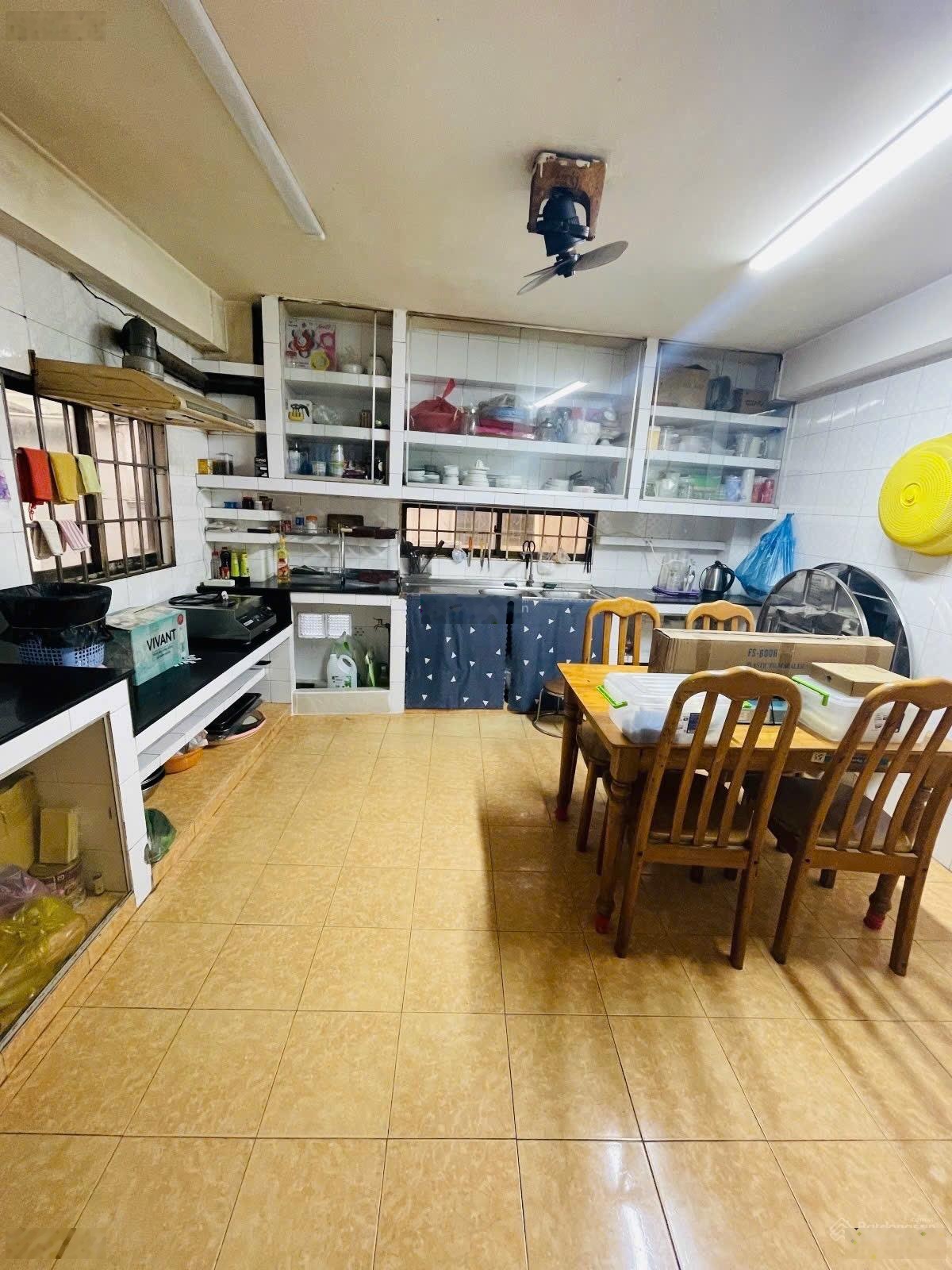 Gấp Bán - Cạnh Mặt Tiền Trần Phú Quận 5 57M2 Ngang 4M Nở Hậu - 4 Tầng BTCT - 8 Tỷ 9 TL