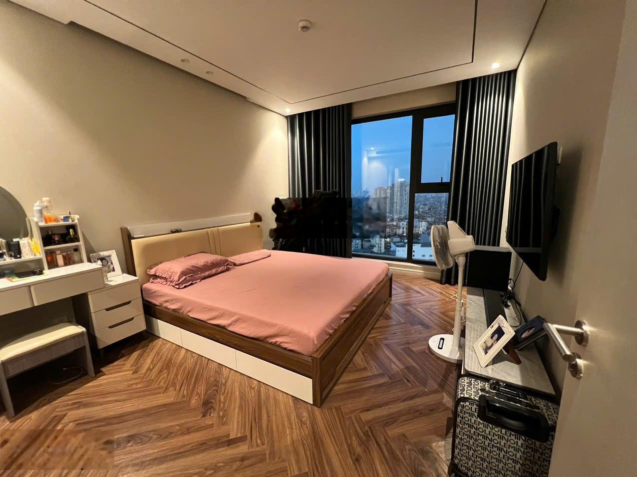 Cho thuê CHCC 94m2 tại King Palace - Tầng trung 2x - BC Đông Nam cực mát - FULL đồ nội thất